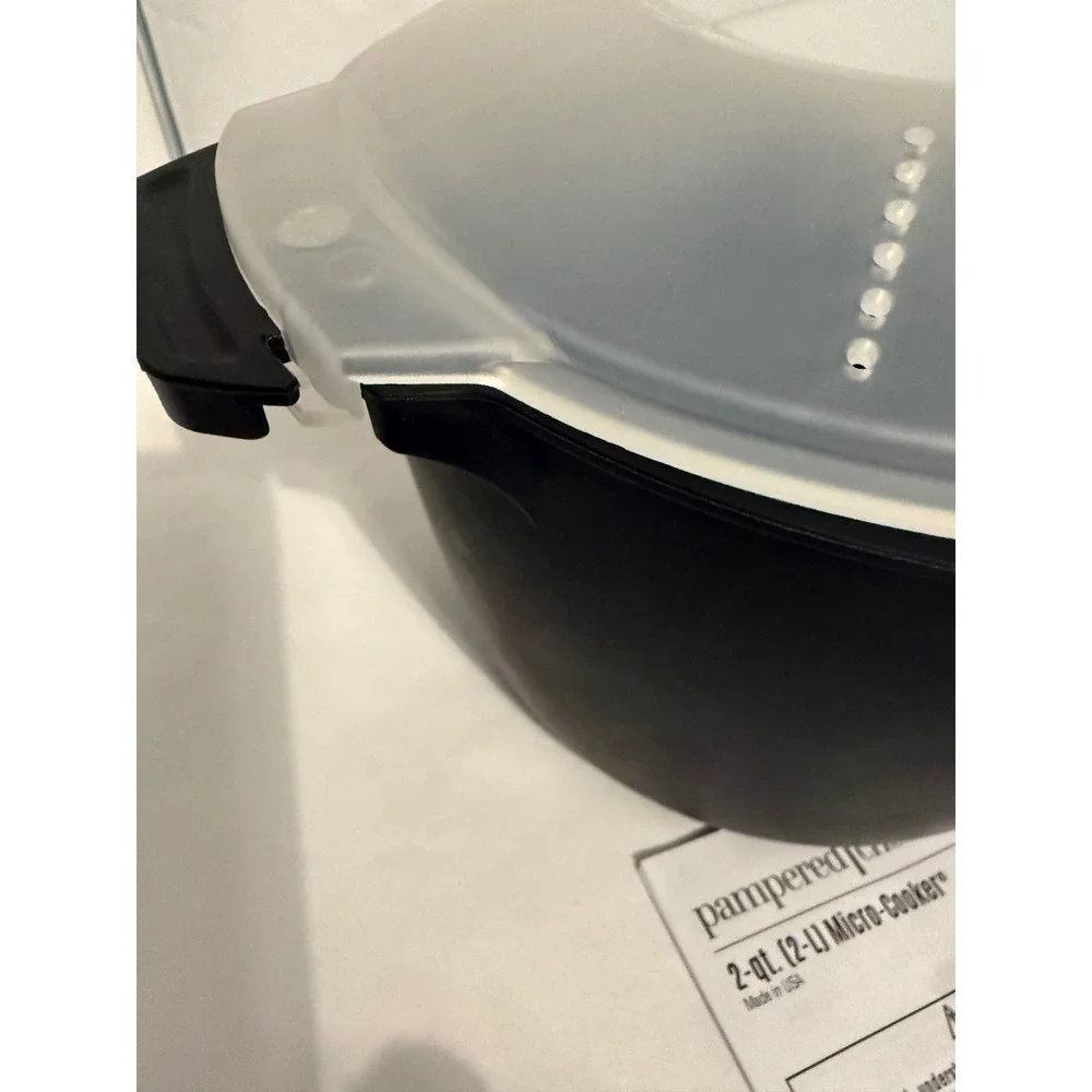 Pampered‎ Chef 2 Quart Micro-Cooker 100009 Black Microwave Steamer Strainer Lid